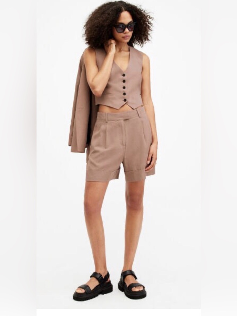 Deri Lyn Linen Blend Shorts